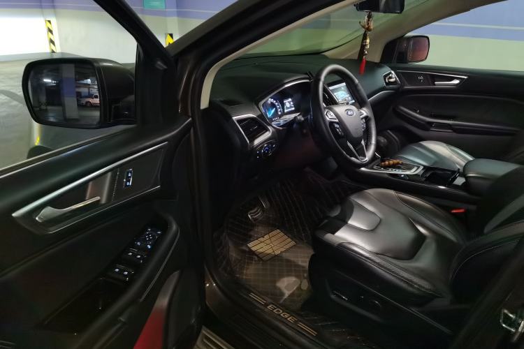 Used Ford Edge 2015 2.7T GTDi 4x4 Sporty 7-Seater Driver Seat