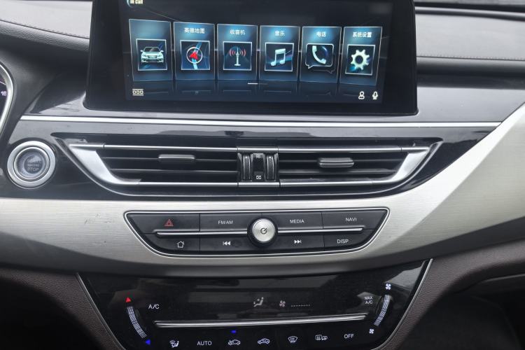 Used CHANGAN Raeton CC 2018 1.5T Automatic Haoya Model Guangmang Edition China V Standard
