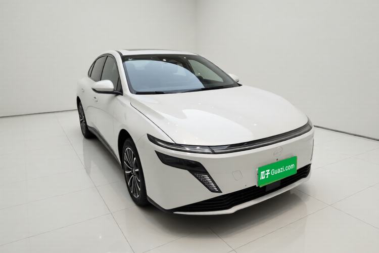 Used Nissan N6 2026 Model 180 Max Exterior 1