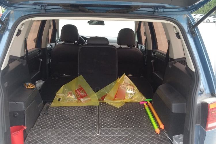 Used Volkswagen Touran 2016 Volkswagen Touran L 280TSI DSG Comfort Edition Trunk