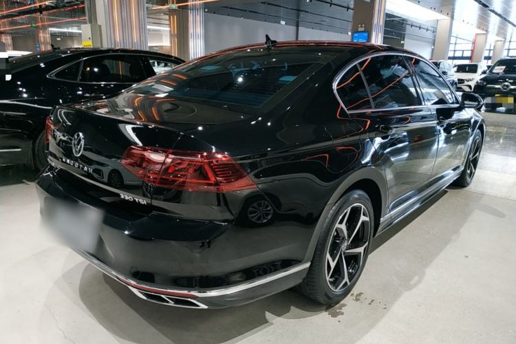 Used Volkswagen Magotan 2025 Revised Version Zhongxiang Edition 330TSI DSG Luxury Trim Rear Right 45 Deg