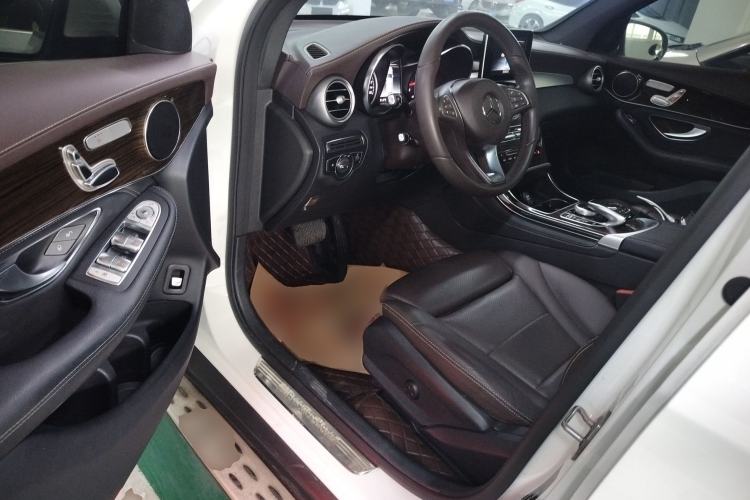 Used Mercedes-Benz GLC 2019 GLC 260 4MATIC Dynamic Edition Driver Seat