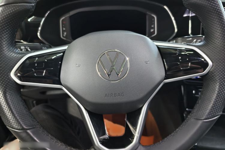 Used Volkswagen Passat 2023 Facelift 330TSI Luxury Edition Steering Wheel