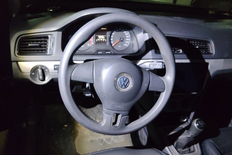 Used Volkswagen Gran Lavida 2013 1.6L Manual Fashion Model Steering Wheel