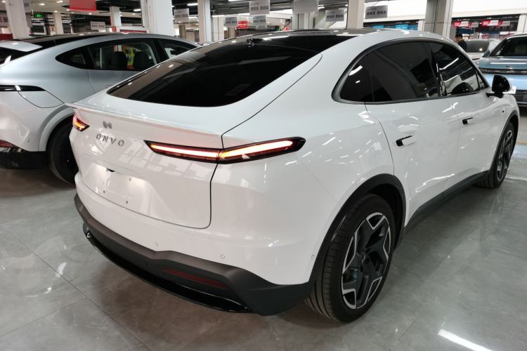 Used ONVO L60 2024 60 kWh Rear-Drive Version