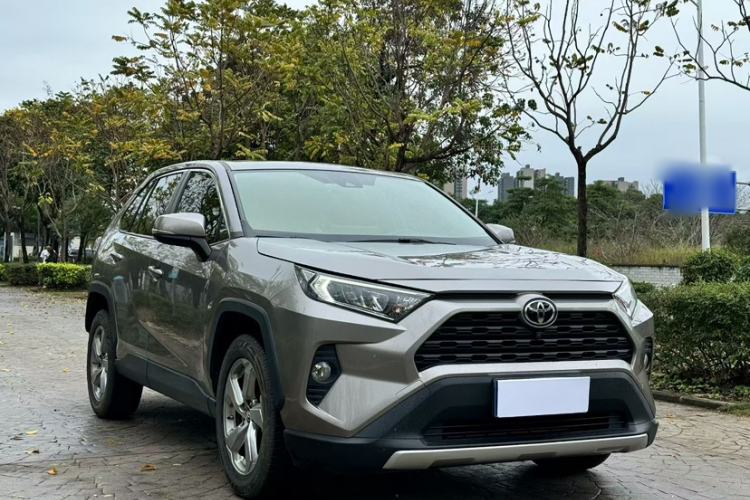 Used Toyota RAV4 2021 2.0L CVT Two-Wheel Drive Fashion Edition