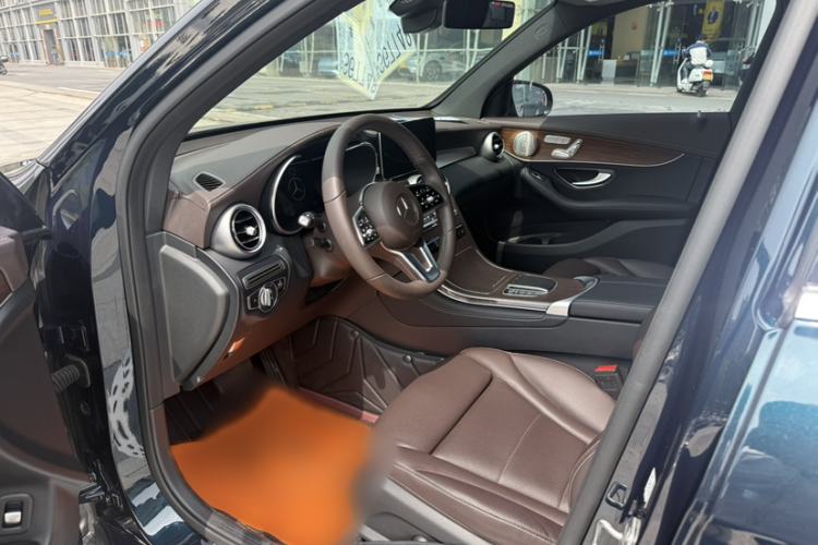Used Mercedes-Benz GLC 2021 GLC 300 L 4MATIC Dynamic Model Interior 2
