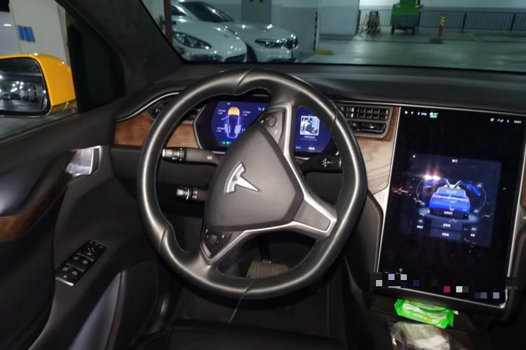 Used Tesla Model X 2019 Long-Range Version Steering Wheel