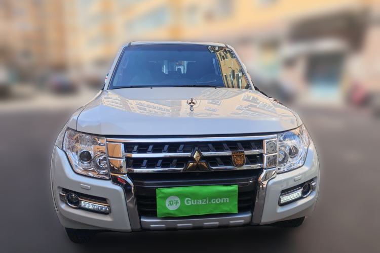 Used Mitsubishi Pajero 