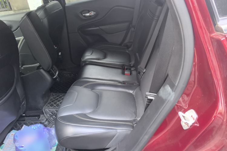 Used Jeep Cherokee 2016 2.4L Leading Edition Left Rear Seat