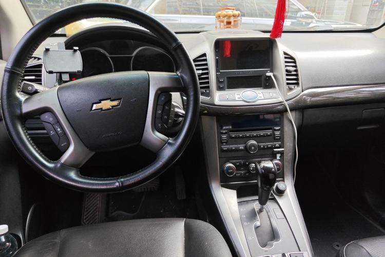 Used Chevrolet Captiva 2015 2.4L 4x4 Flagship Edition 7-Seater
