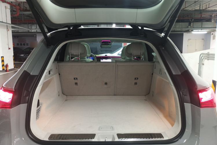 Used Mercedes-Benz EQE SUV 2023 350 4MATIC Luxury Edition Trunk