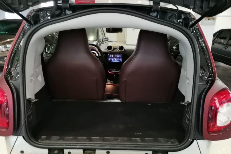 Used smart fortwo 2015 1.0L 52 kW hardtop Dynamic version
