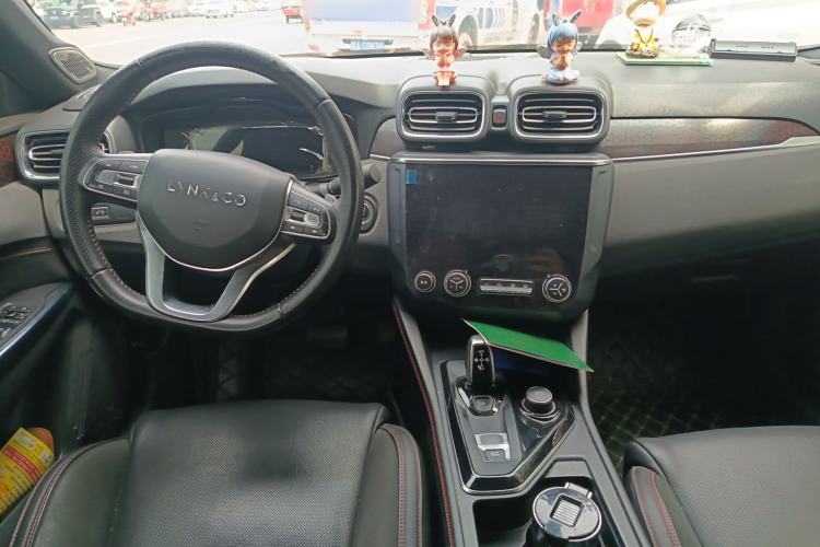 Used Lynk & Co 03 2019 2.0TD Automatic Jing Pro Edition Center Console