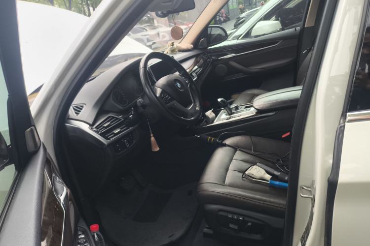 Used BMW X5 2017 xDrive28i
