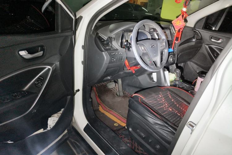 Used Hyundai Santa Fe 2013 2.4L Automatic Two-Wheel Drive Smart Version
