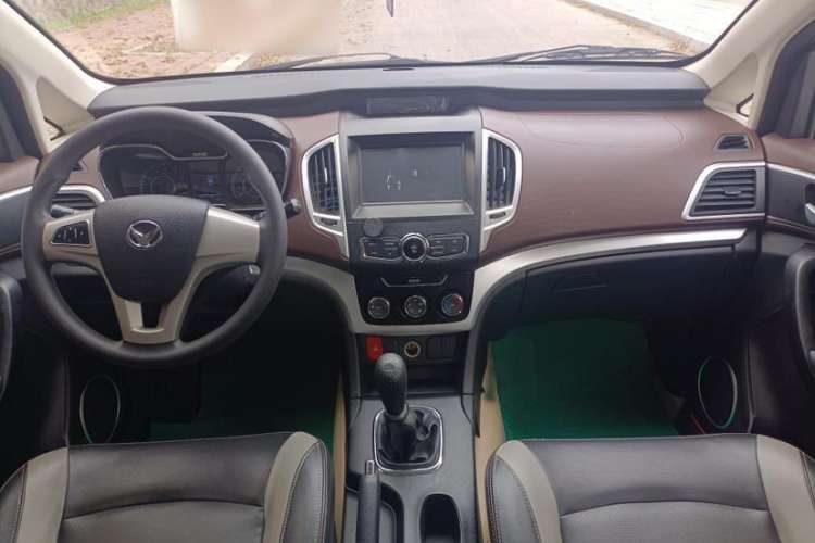 Used HYOSOW H3 2017 1.5L Manual Comfort Sunroof Version