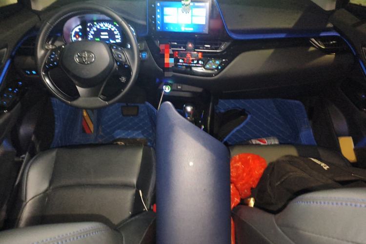 Used Toyota C-HR 2021 Dual-Motor 2.0L E-CVT Luxury Edition Center Console