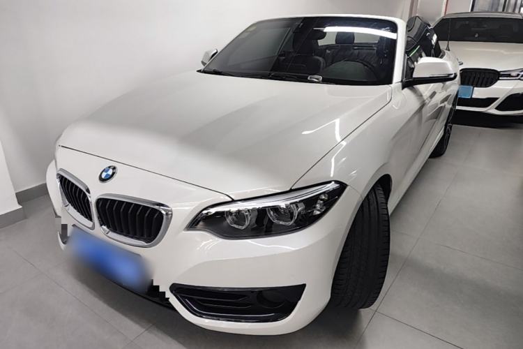 BMW 2 Series 2018 220i Convertible Coupe Sports Design Package с пробегом