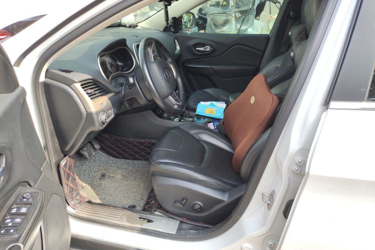 Used Jeep Cherokee 2016 2.4L Superior Edition Driver Seat