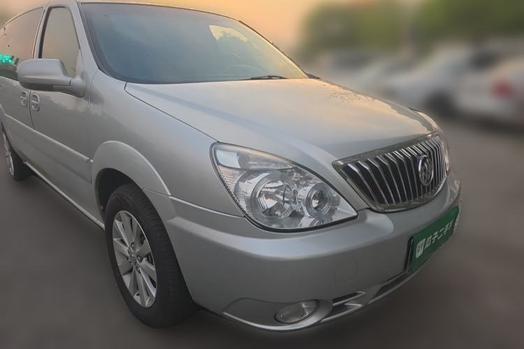 Used Buick GL8 2014 2.4L Executive Edition Front Right 45 Deg