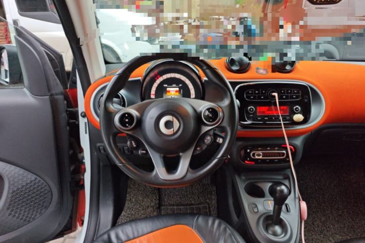 Used smart fortwo 2015 1.0L 52 kW Hardtop Passion Edition Steering Wheel