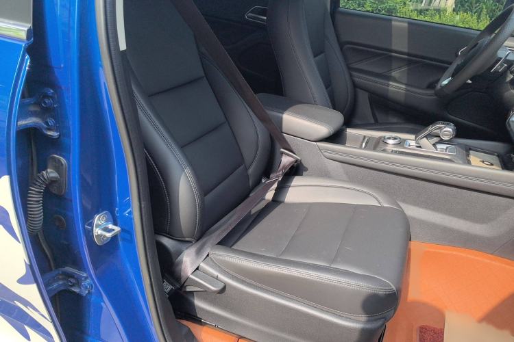 Used Great Wall Poer 2023 2.0T Passenger Version Automatic Diesel 4x4 Comfort Trim – GW4D20M