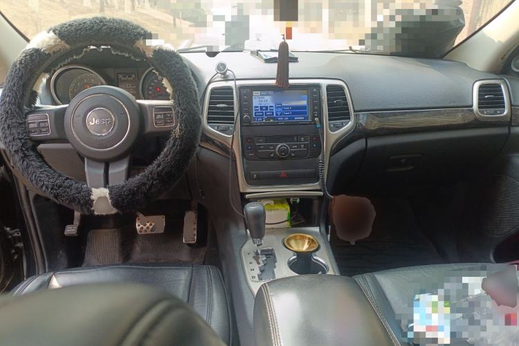 Used Jeep Grand Cherokee 2011 Revised Version 3.6L Comfort Edition
