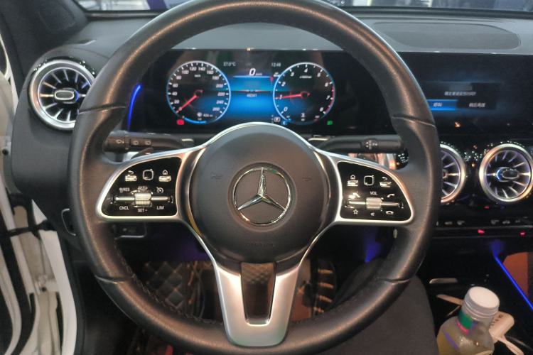 Used Mercedes-Benz GLB 2022 GLB 220 4MATIC Steering Wheel