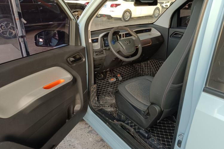 Used Wuling Hongguang MINIEV 2020 Freedom Version Lithium Iron Phosphate Driver Seat