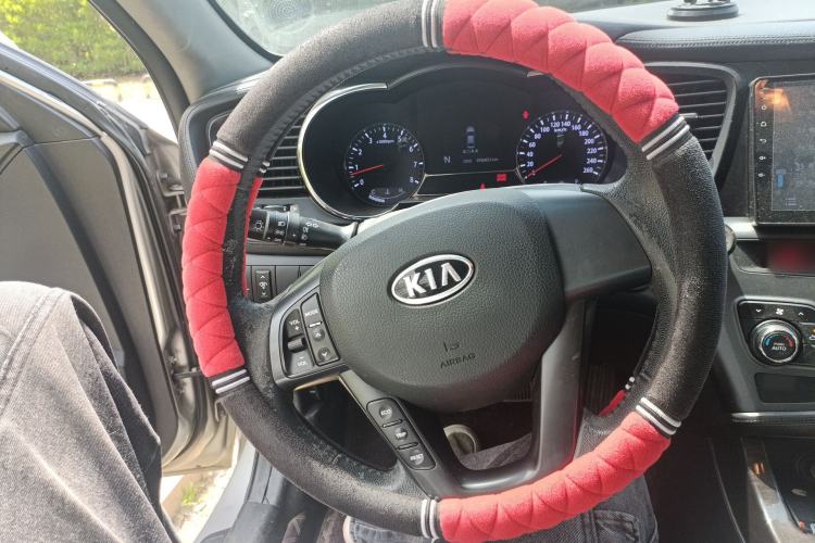 Used Kia K5 2011 2.0L Automatic DLX Steering Wheel