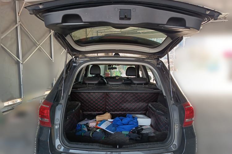 Used Haval H6 2014 Sport Edition 2.0T Diesel Manual Two-Wheel-Drive Elite Model Trunk