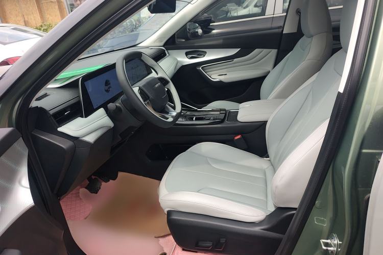 Used Venucia V DD-i 2023 110 km iE Version Left Front Seat