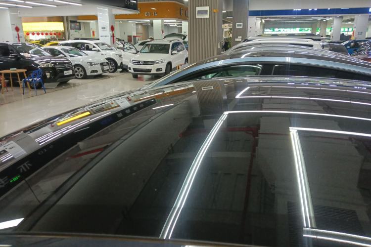 Used Tesla Model Y 2025 Long-Range All-Wheel-Drive Version
