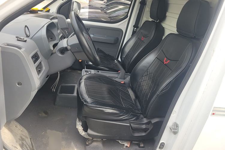 Used Wuling Yangguang 2024 300km Comfort Version with Sealed Windows 60kW
