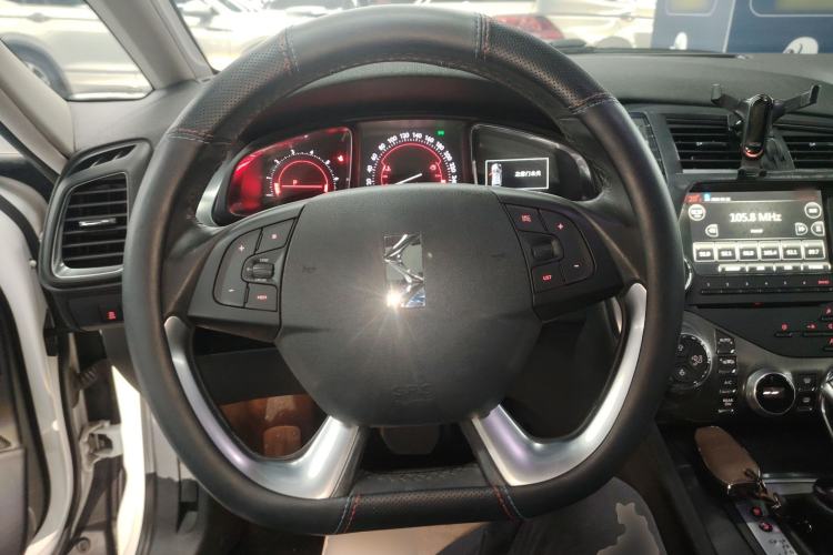 Used DS 5 2014 1.6T Luxury Edition THP160 Steering Wheel