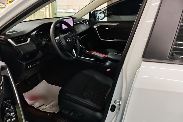 Used Toyota RAV4 2024 2.0L CVT Two-Wheel Drive Fashion Plus Edition
