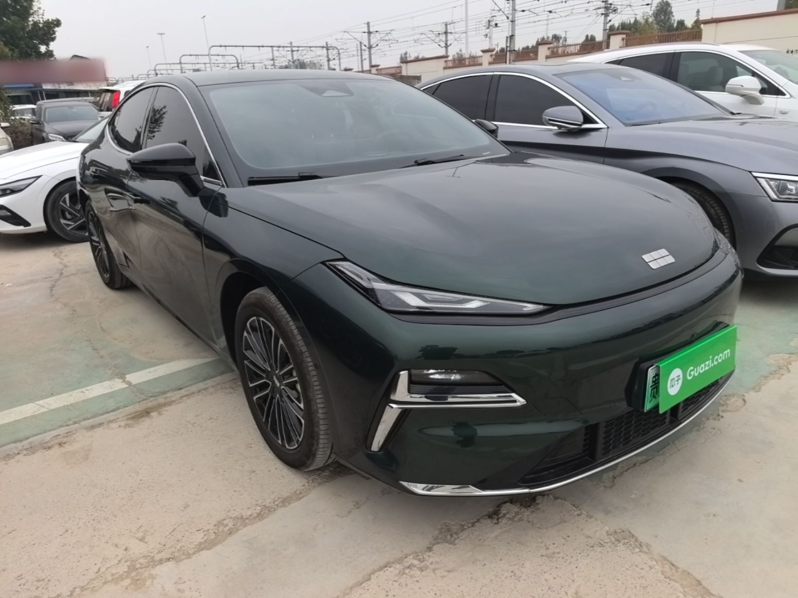 Geely Galaxy 8 2025 130km EM-i Deluxe Edition — снимка 3