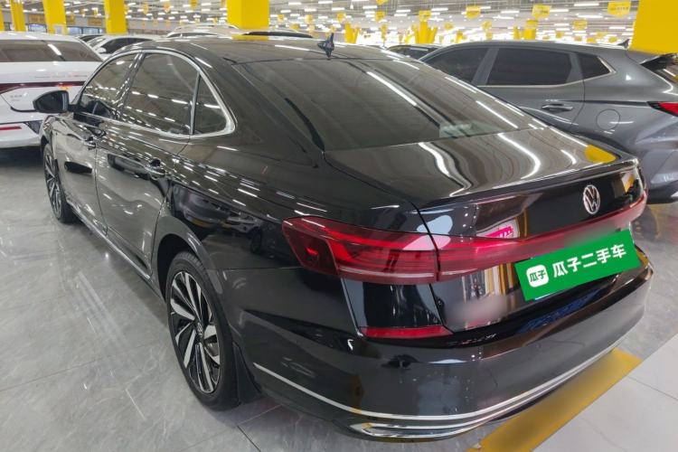 Used Volkswagen Passat 2022 330TSI Starry Luxury Edition Rear Left 45 Deg