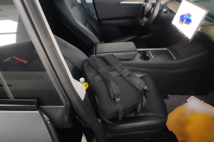 Used Tesla Model Y 2022 Long-Range All-Wheel-Drive Version