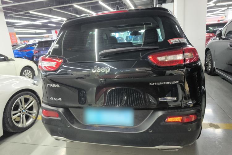 Used Jeep Cherokee 2016 2.4L Professional Smart Version