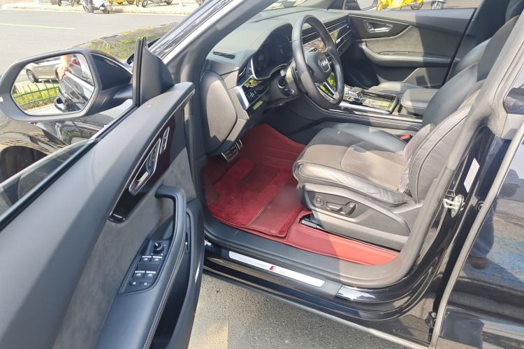 Used Audi Q8 2021 55 TFSI Prestige Dynamic Edition Driver Seat