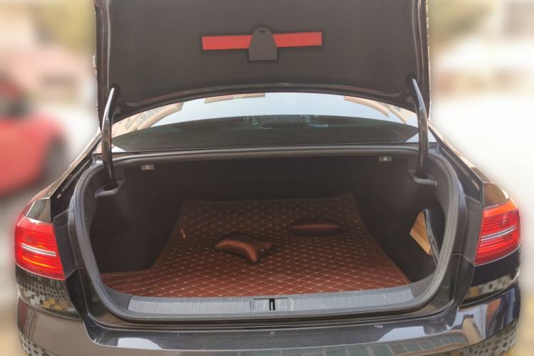 Used Volkswagen Magotan 2017 330TSI DSG Luxury Model Trunk