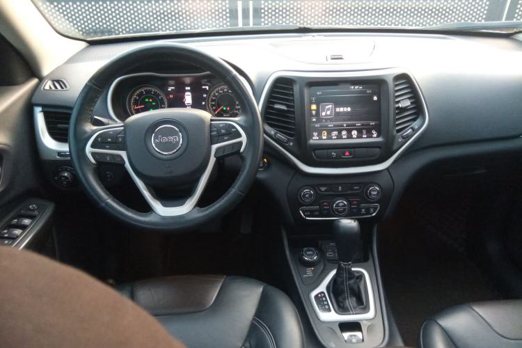 Used Jeep Cherokee 2015 2.4L Elite Edition
