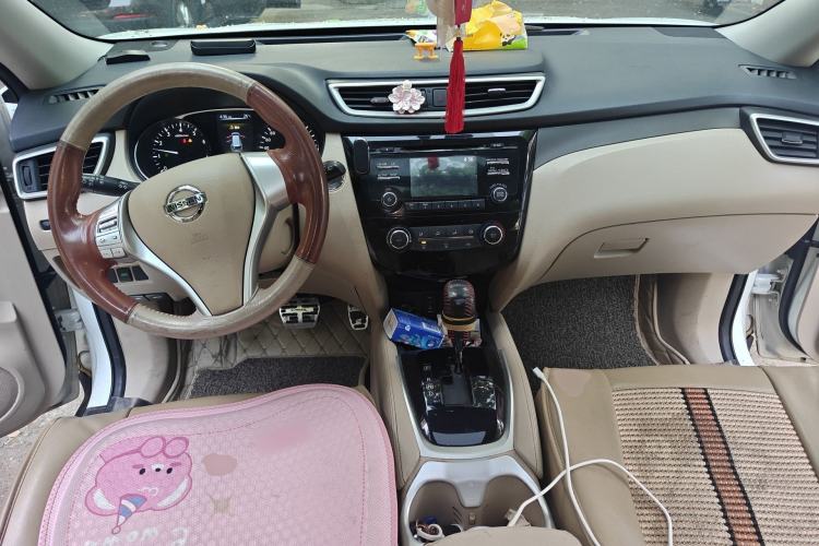 Used Nissan X-Trail 2016 2.0L CVT Smart Enjoyment Version 4WD
