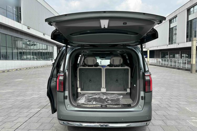 Used Zeekr 009 2024 Six-Seat Executive Version 4WD 108 kWh