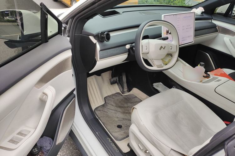 Used ONVO L60 2024 60 kWh Rear-Drive Version