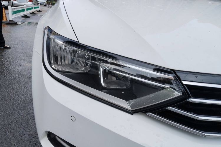 Used Volkswagen Variant 2017 380TSI Two-Wheel Drive Comfort Edition
