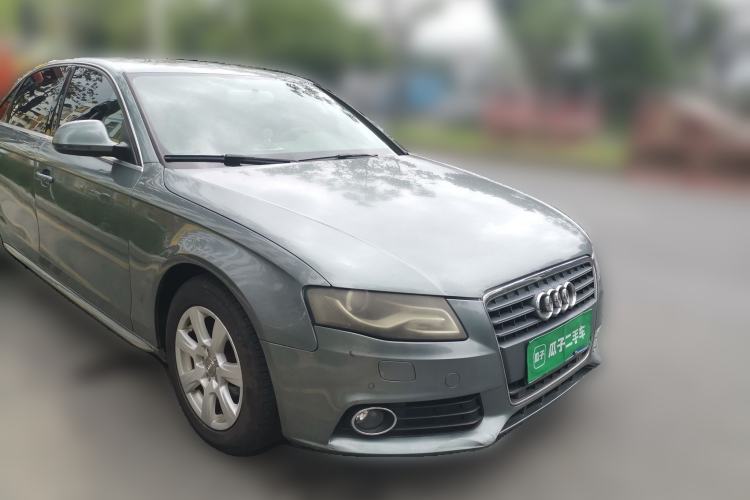 Used Audi A4L 2012 2.0 TFSI automatic Comfort trim level Front Right 45 Deg