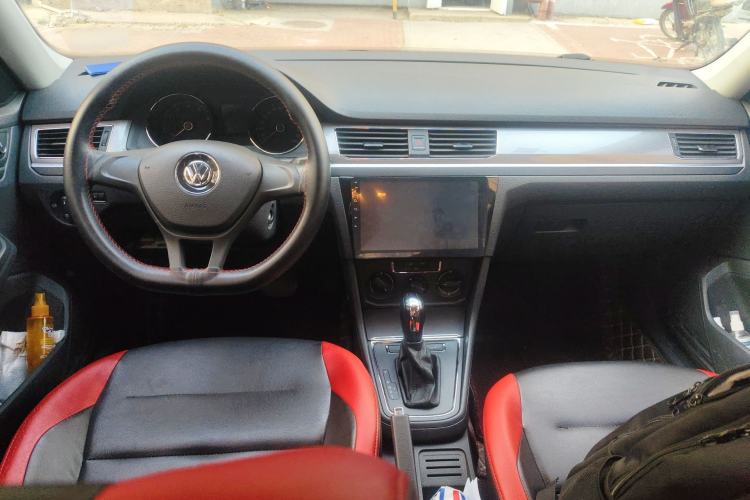 Used Volkswagen Bora 2018 1.5L Automatic Fashion Model Center Console